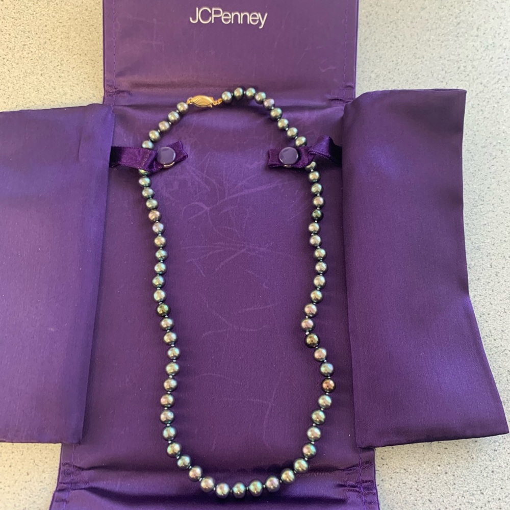 Black Pearl Necklace